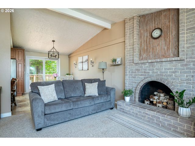 23120 Se NAOMI Ct, Damascus, OR 97089