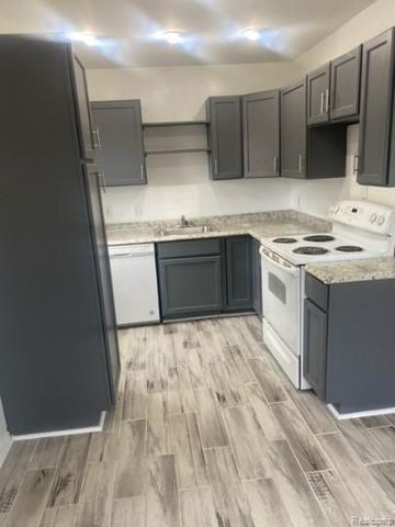 22773 Brittany Avenue, Eastpointe, MI 48021