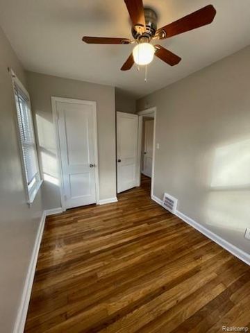 22773 Brittany Avenue, Eastpointe, MI 48021