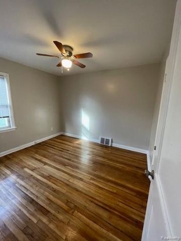 22773 Brittany Avenue, Eastpointe, MI 48021