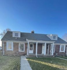 22773 Brittany Avenue, Eastpointe, MI 48021