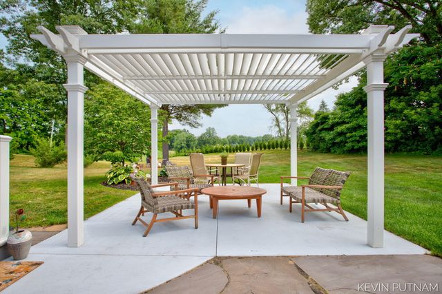 6515 134th Ave Avenue, Saugatuck Twp, MI 49453