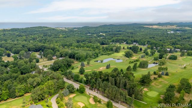 6515 134th Ave Avenue, Saugatuck Twp, MI 49453