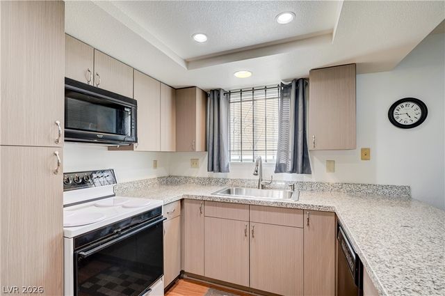 101 Luna Way 136, Las Vegas, NV 89145