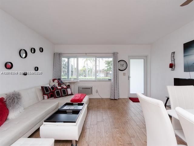 600 Layne Boulevard 112, Hallandale Beach, FL 33009