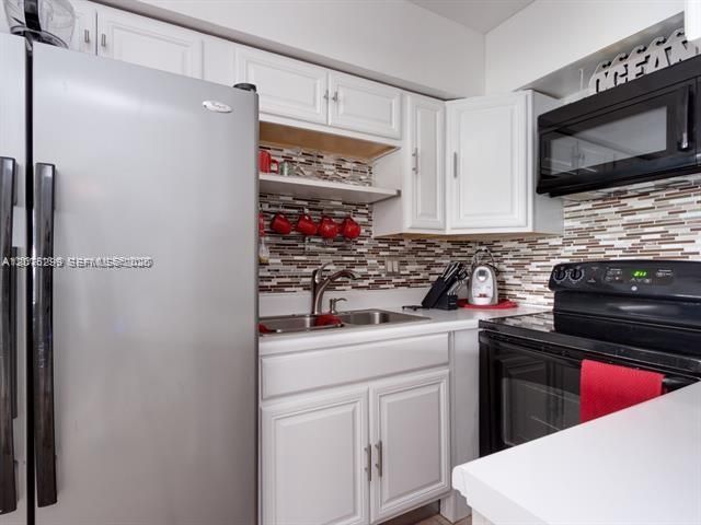 600 Layne Boulevard 112, Hallandale Beach, FL 33009
