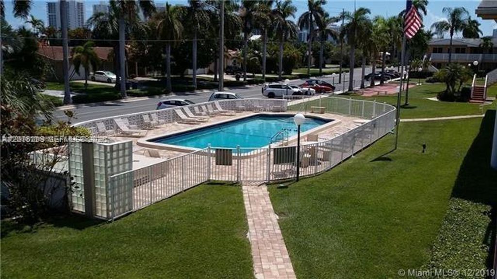 600 Layne Boulevard 112, Hallandale Beach, FL 33009