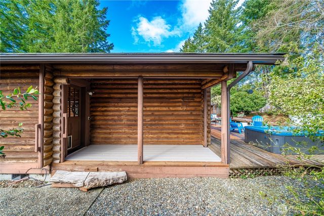 101 E Lake Forest Drive, Allyn, WA 98524