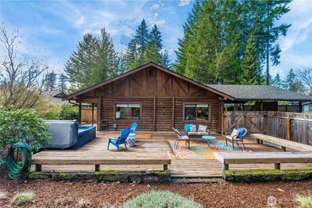 101 E Lake Forest Drive, Allyn, WA 98524