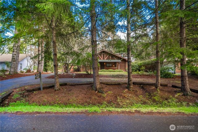 101 E Lake Forest Drive, Allyn, WA 98524