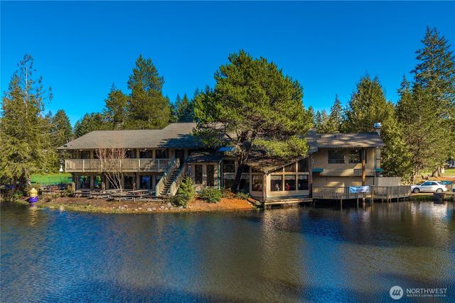101 E Lake Forest Drive, Allyn, WA 98524