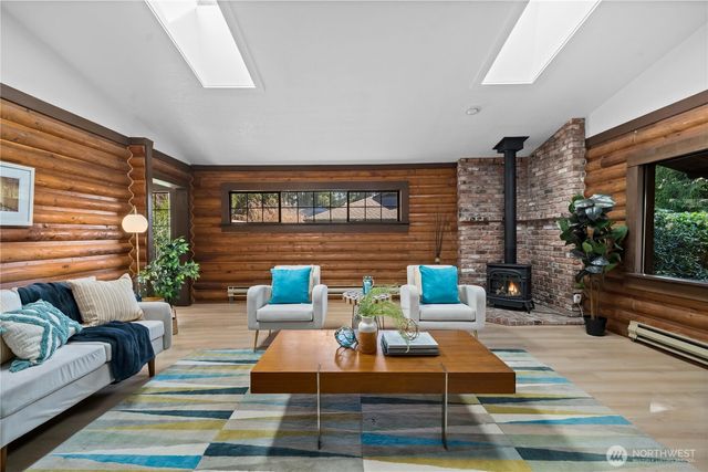 101 E Lake Forest Drive, Allyn, WA 98524