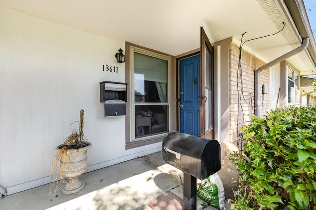 13611 Flagstone Lane, Dallas, TX 75240