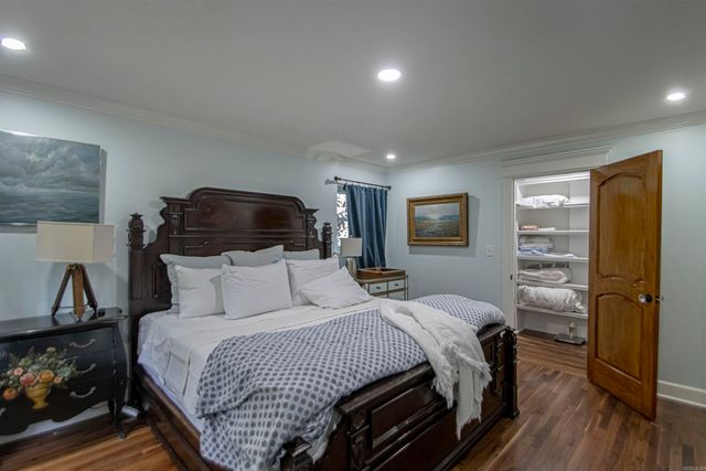 121 White Oak Lane, Little Rock, AR 72227
