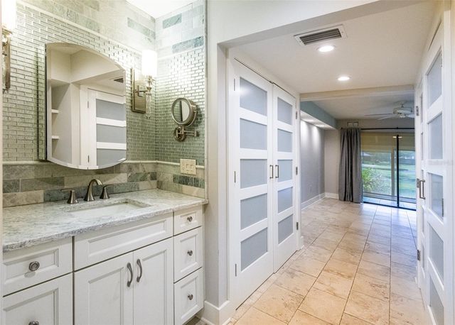 5332 HUNTINGWOOD COURT 26, Sarasota, FL 34235