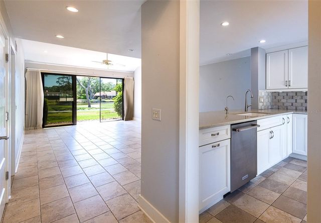 5332 HUNTINGWOOD COURT 26, Sarasota, FL 34235