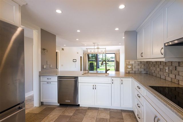 5332 HUNTINGWOOD COURT 26, Sarasota, FL 34235