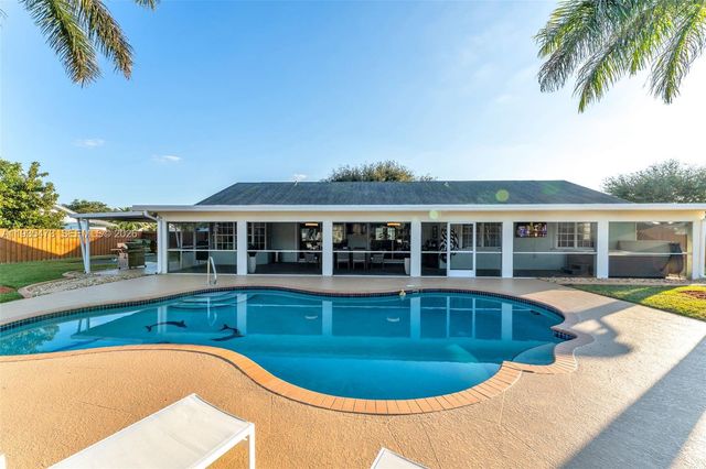 1651 NW 19th St, Homestead, FL 33030