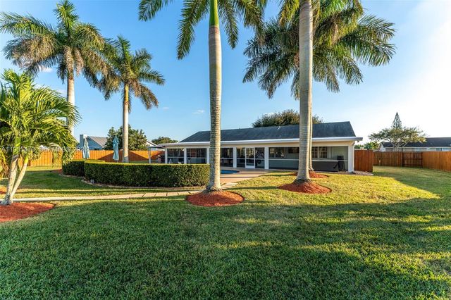 1651 NW 19th St, Homestead, FL 33030