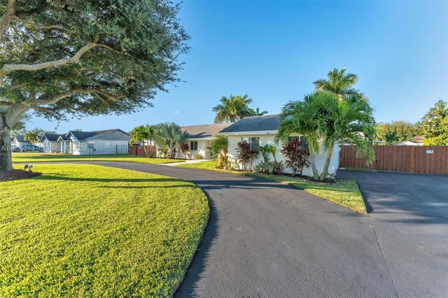 1651 NW 19th St, Homestead, FL 33030