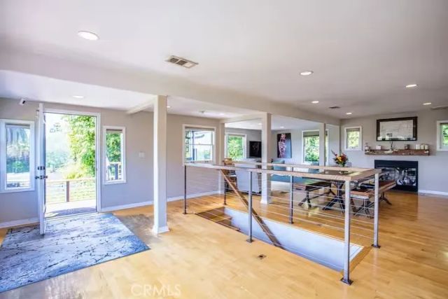 2597 Dearborn Drive, Los Angeles, CA 90068