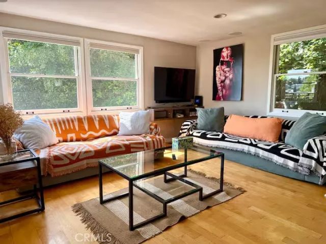 2597 Dearborn Drive, Los Angeles, CA 90068