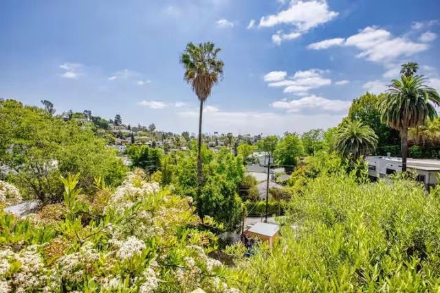 2597 Dearborn Drive, Los Angeles, CA 90068
