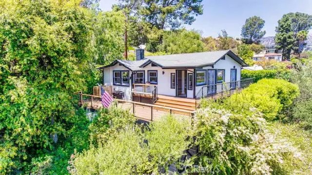 2597 Dearborn Drive, Los Angeles, CA 90068