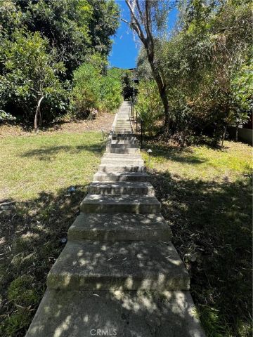 2597 Dearborn Drive, Los Angeles, CA 90068