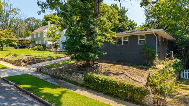 211 Colonial Court, Little Rock, AR 72205