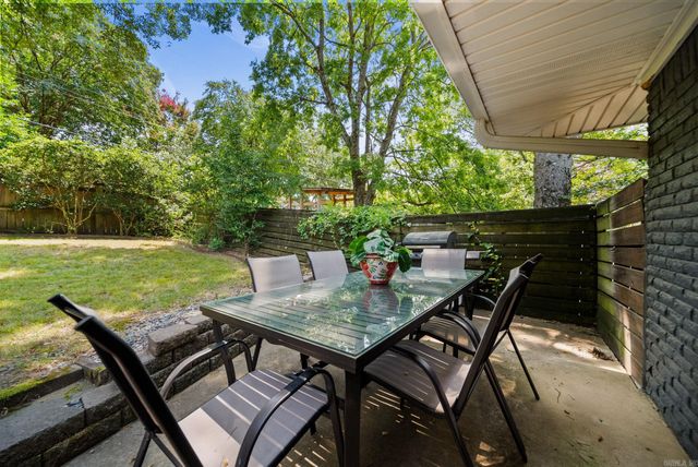 211 Colonial Court, Little Rock, AR 72205