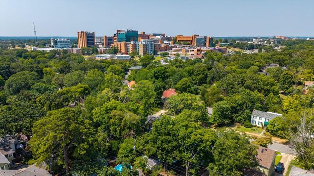 211 Colonial Court, Little Rock, AR 72205