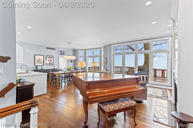 1284 East Lake Drive, Novi, MI 48377