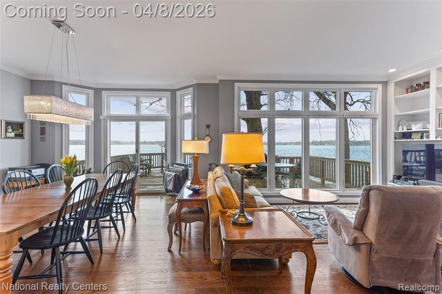 1284 East Lake Drive, Novi, MI 48377