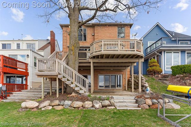 1284 East Lake Drive, Novi, MI 48377