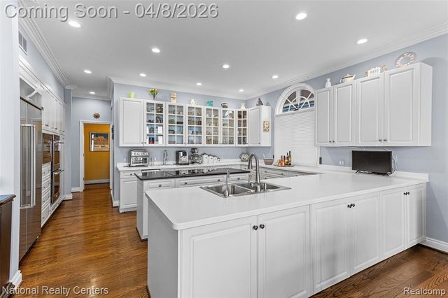 1284 East Lake Drive, Novi, MI 48377