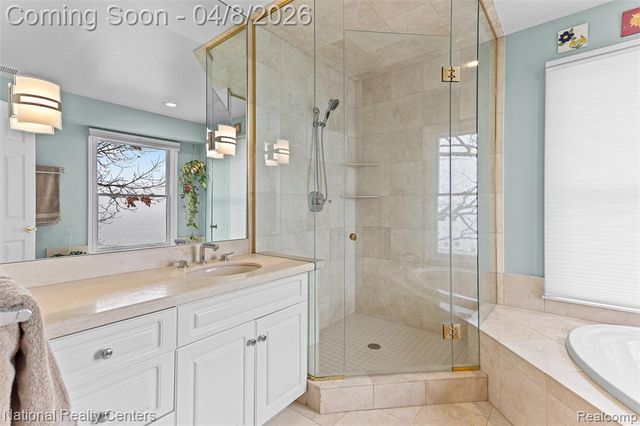 1284 East Lake Drive, Novi, MI 48377