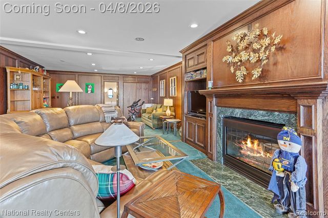 1284 East Lake Drive, Novi, MI 48377