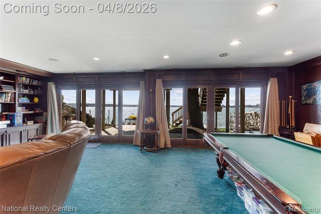 1284 East Lake Drive, Novi, MI 48377