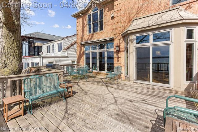 1284 East Lake Drive, Novi, MI 48377