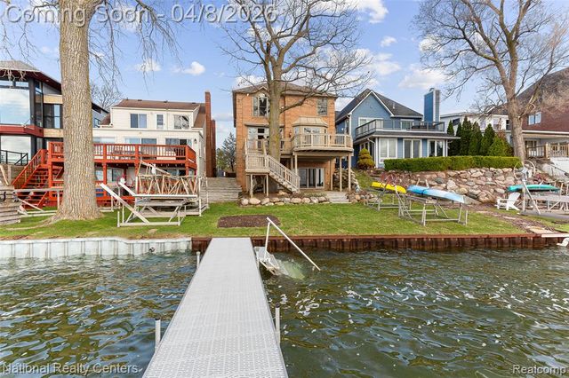 1284 East Lake Drive, Novi, MI 48377