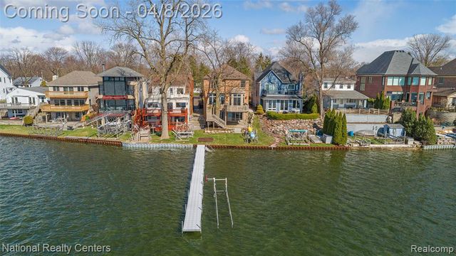 1284 East Lake Drive, Novi, MI 48377