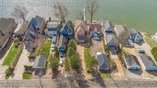 1284 East Lake Drive, Novi, MI 48377