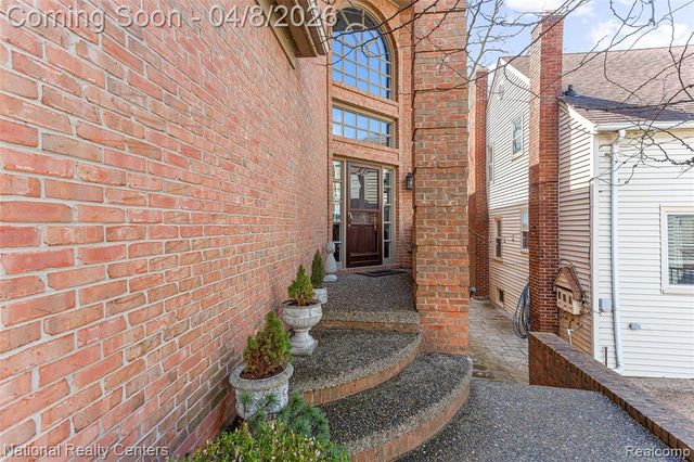 1284 East Lake Drive, Novi, MI 48377