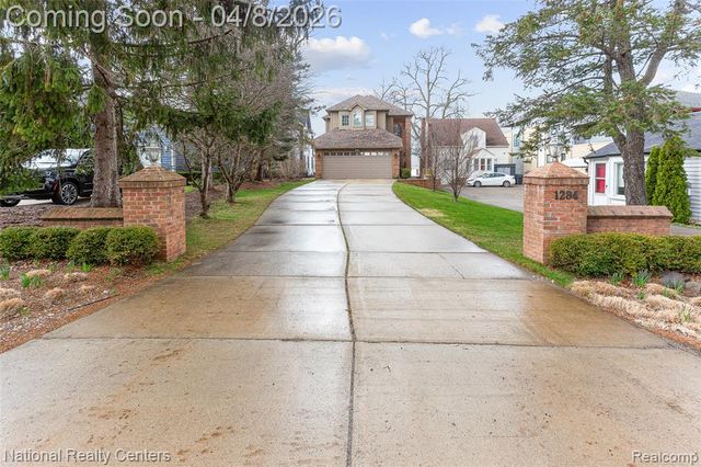 1284 East Lake Drive, Novi, MI 48377