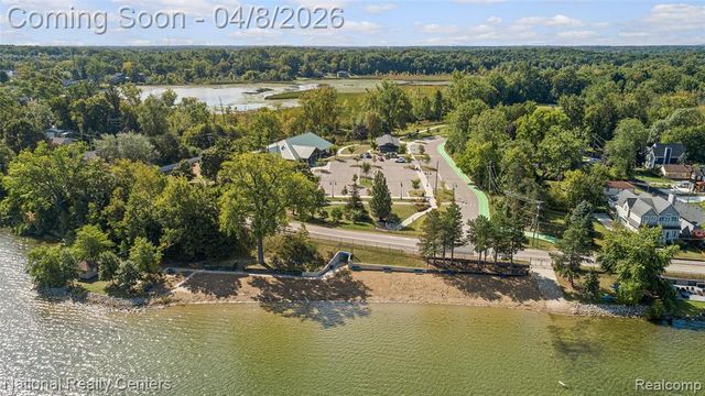 1284 East Lake Drive, Novi, MI 48377