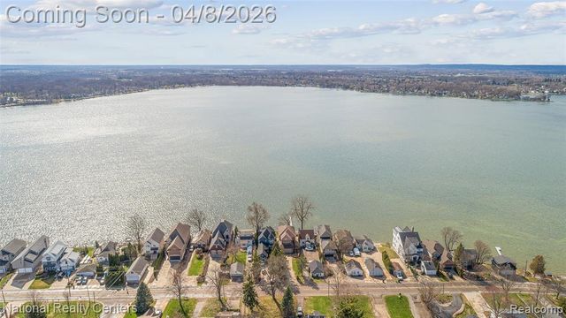 1284 East Lake Drive, Novi, MI 48377