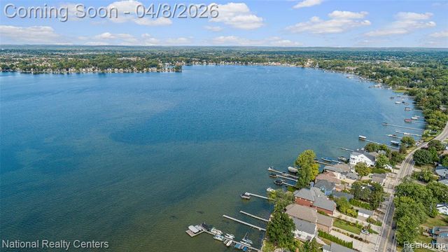 1284 East Lake Drive, Novi, MI 48377
