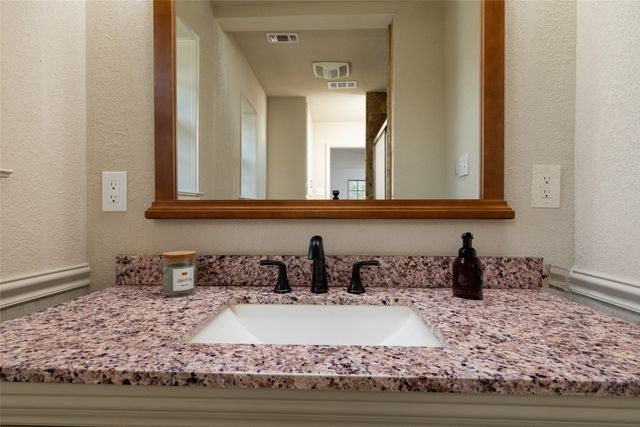 2566 County Road 147, Gainesville, TX 76240