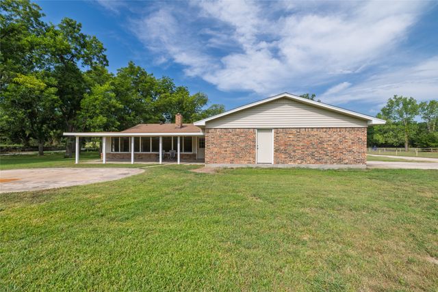 2566 County Road 147, Gainesville, TX 76240